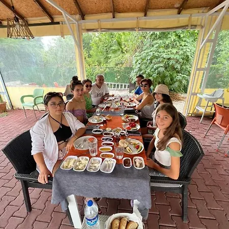 Zeyos Hotel&restaurant Hotel *