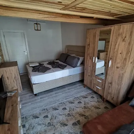 Zeyos Hotel&restaurant Отель *