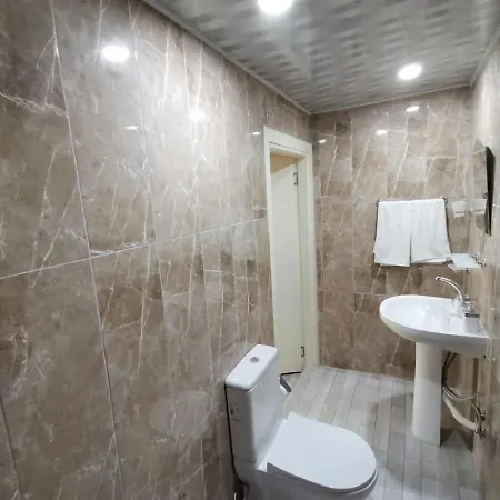 Zeyos Hotel&restaurant Отель *