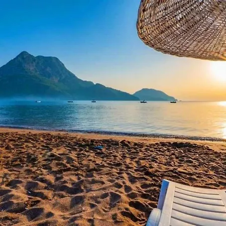 Отель Zeyos Hotel&restaurant Kumluca